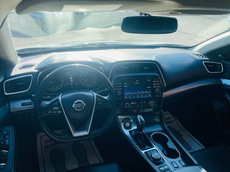 2017 Nissan Maxima
