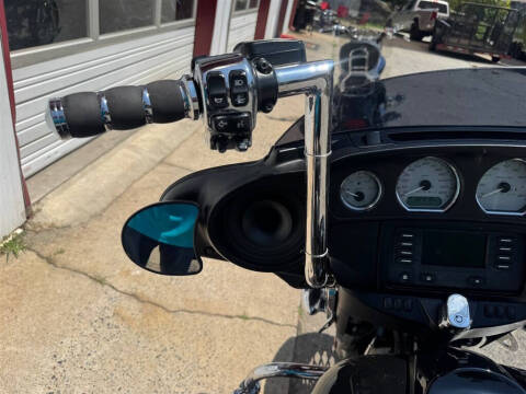2017 Harley-Davidson FLHX -