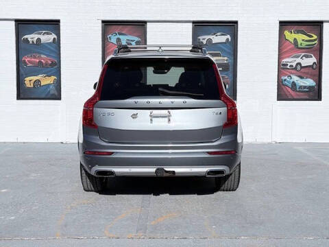 2016 Volvo XC90 T6 Momentum