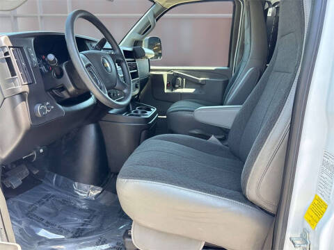 2024 Chevrolet Express 2500