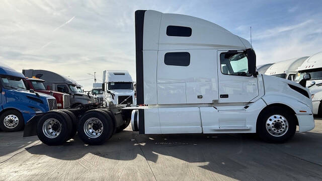 2019 Volvo VNL for sale at KING TRUCK TRAILER SALES in Bakersfield, CA