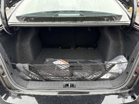 2025 Nissan Versa SR