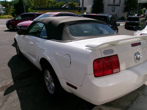 2006 Ford Mustang V6 Standard