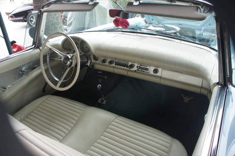 1957 Ford Thunderbird