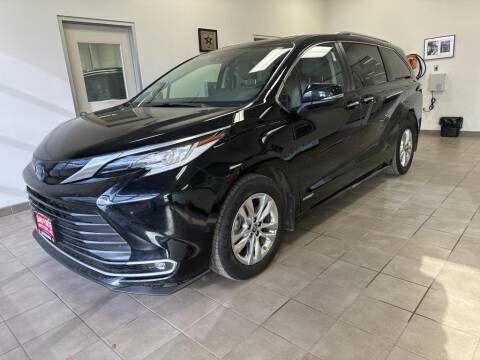 2021 Toyota Sienna for sale at DAN PORTER MOTORS in Dickinson ND