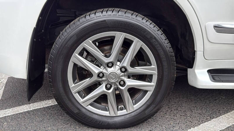 2013 Lexus LX 570