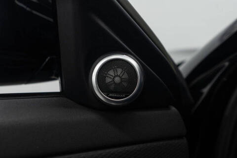 2023 Land Rover Range Rover Evoque P300 R-Dynamic HST