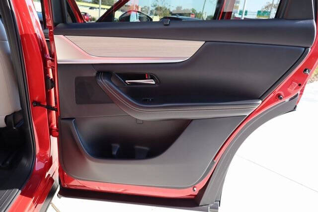 2025 Mazda CX-70 Plug-in Hybrid Premium