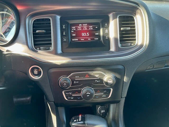 2017 Dodge Charger SE