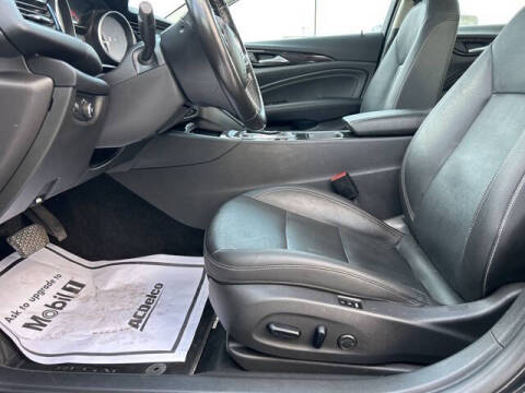 2018 Buick Regal TourX Essence