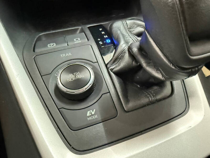 2020 Toyota RAV4 Hybrid XLE