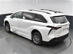 2024 Toyota Sienna XLE 8-Passenger