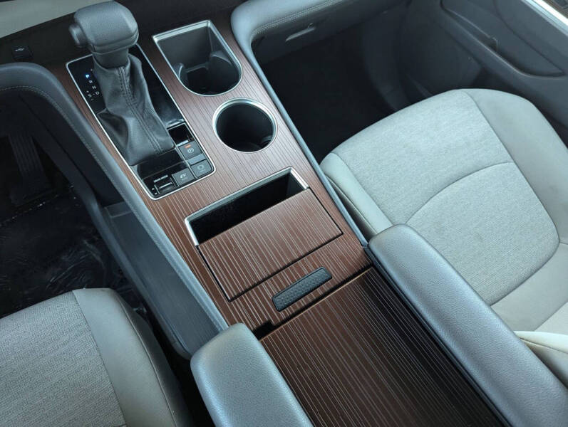 2023 Toyota Sienna LE 8-Passenger