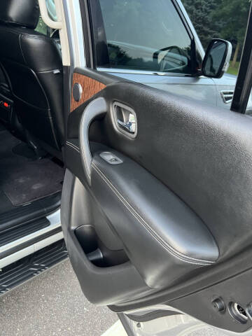 2017 Nissan Armada SV