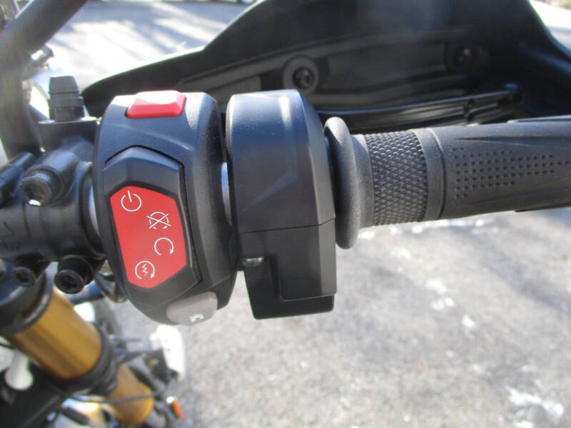 2023 Triumph Scrambler 1200 XE