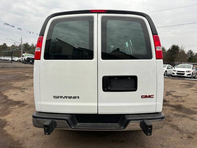 2022 GMC Savana 2500