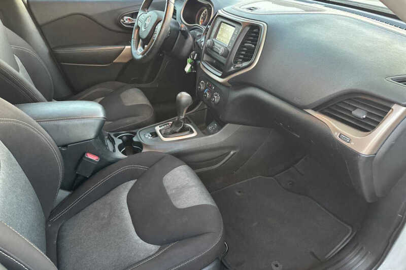 2017 Jeep Cherokee Sport Altitude