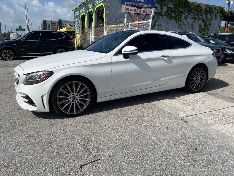 2019 Mercedes-Benz C-Class Coupe C300's photo