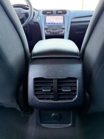 2020 Ford Fusion Hybrid SE