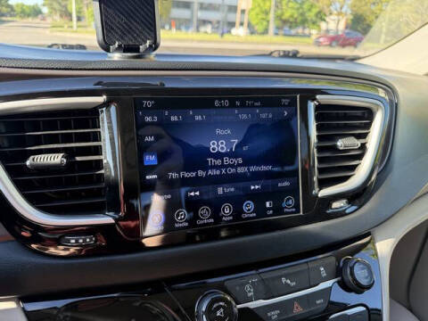 2017 Chrysler Pacifica Touring-L