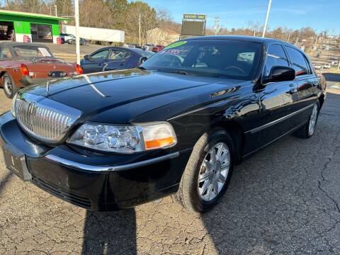 2009 Lincoln Town Car for sale at G & G Auto Sales in Steubenville OH