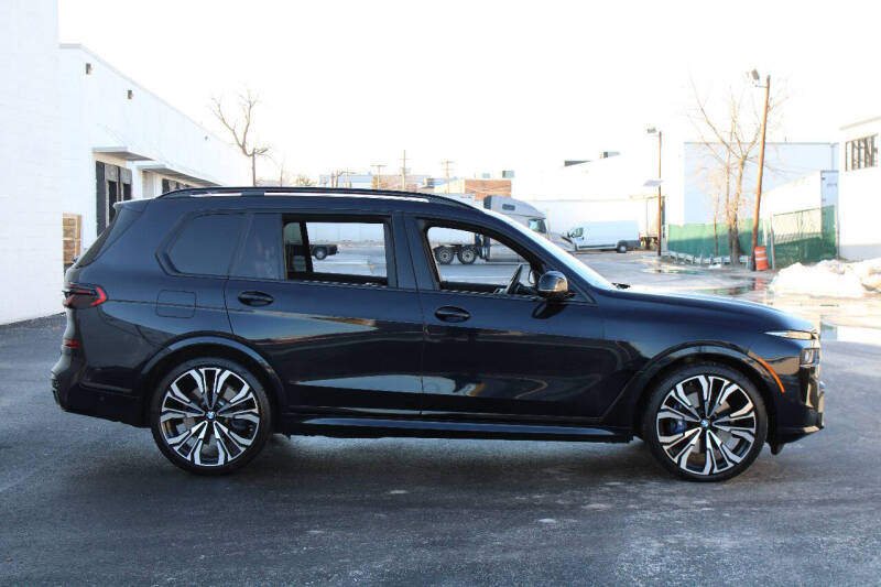 2023 BMW X7 M60i