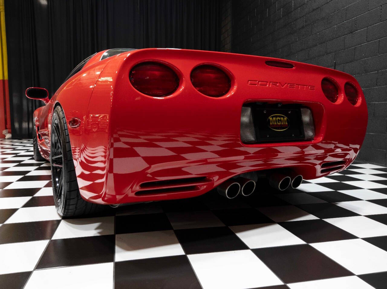 2004 Chevrolet Corvette 23