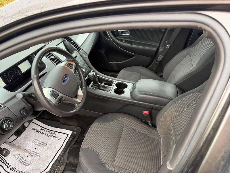 2018 Ford Taurus SEL