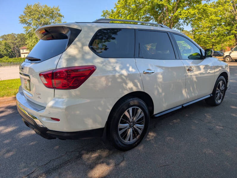 2017 Nissan Pathfinder SL