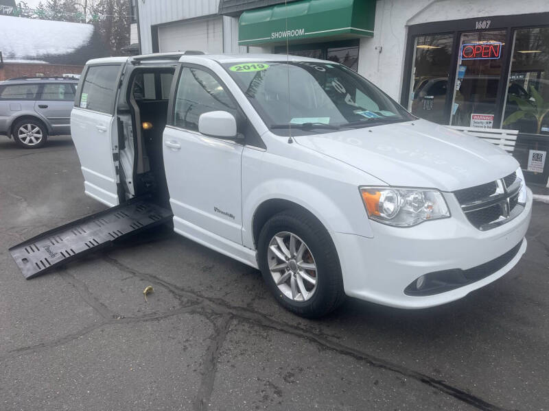 2019 Dodge Grand Caravan SXT's photo
