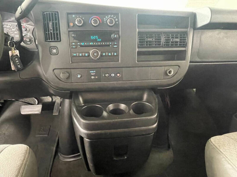 2013 GMC Savana LT 2500