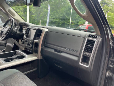 2016 RAM 1500 SLT