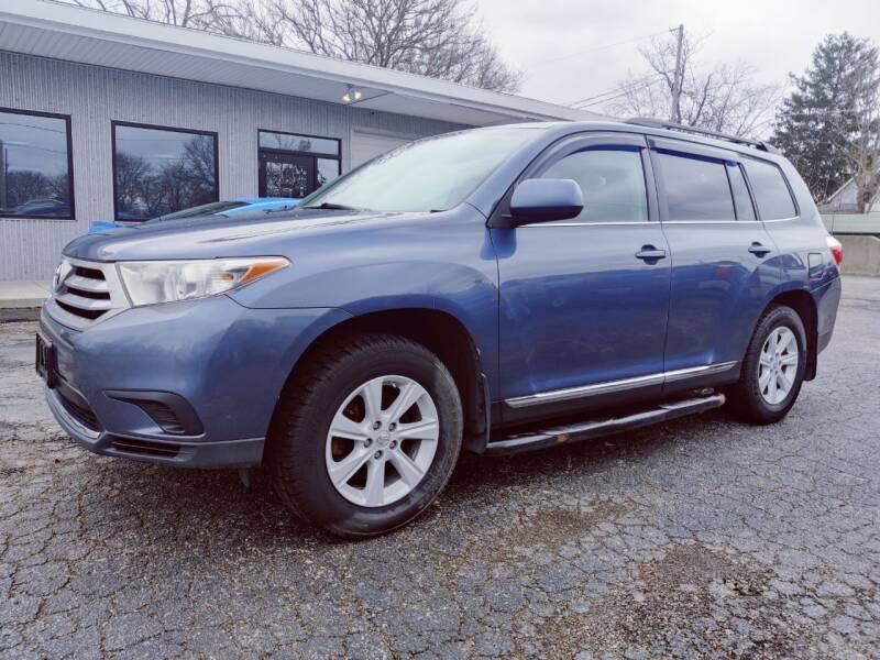 2013 Toyota Highlander for sale at The Car Cove, LLC in Muncie IN