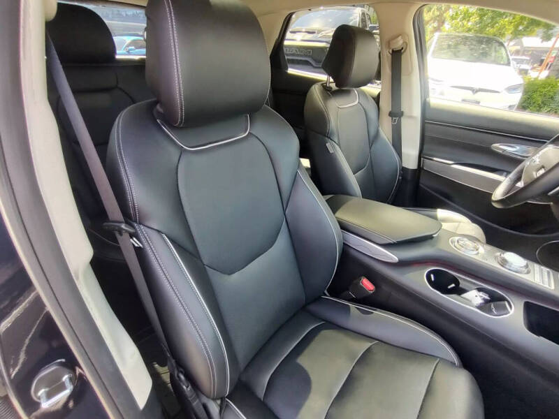 2022 Genesis GV70 2.5T Standard