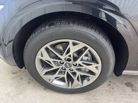 2023 Genesis GV70 2.5T Standard