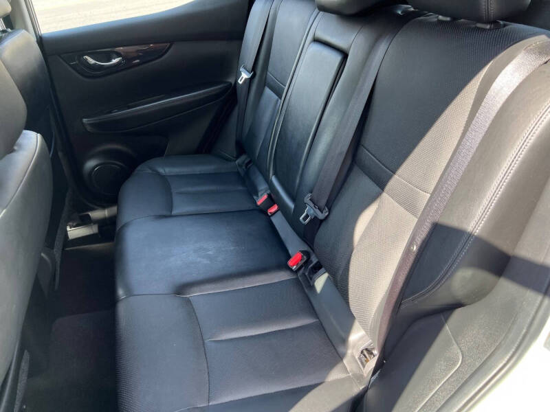 2017 Nissan Rogue Sport SL