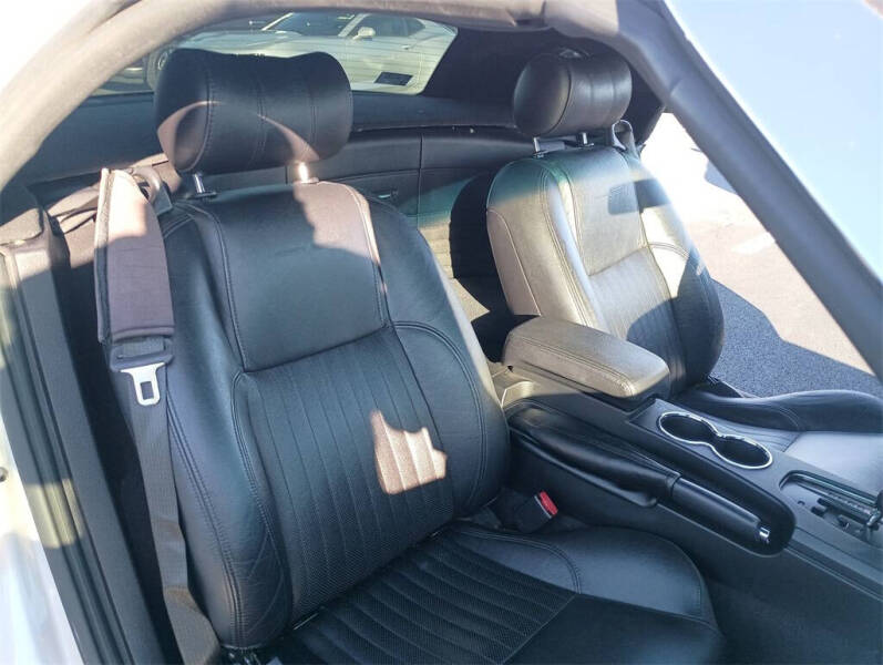 2004 Ford Thunderbird Deluxe