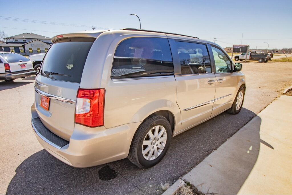 2014 Chrysler Town and Country 96