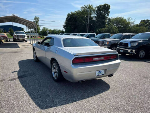 2009 Dodge Challenger SE