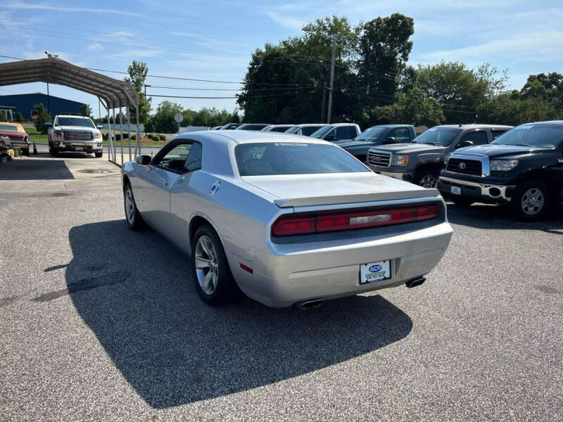 2009 Dodge Challenger SE