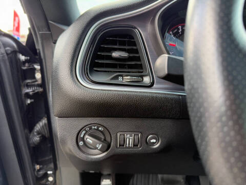 2018 Dodge Challenger SXT