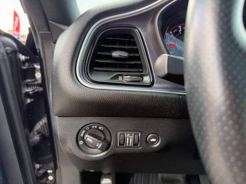 2018 Dodge Challenger SXT