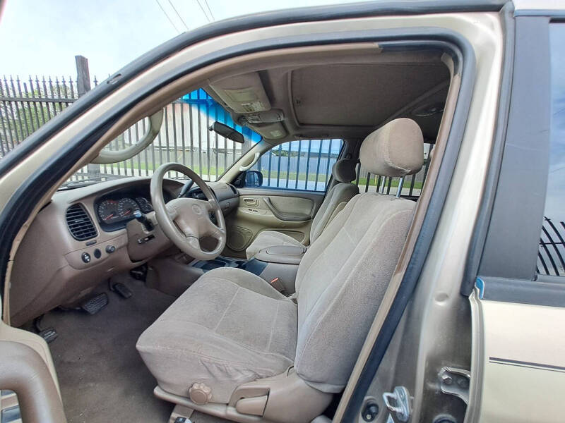 2002 Toyota Sequoia SR5