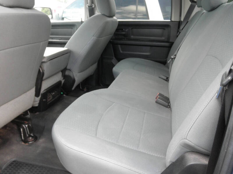 2017 Ram 1500 Tradesman photo 4