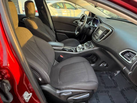 2016 Chrysler 200 Touring