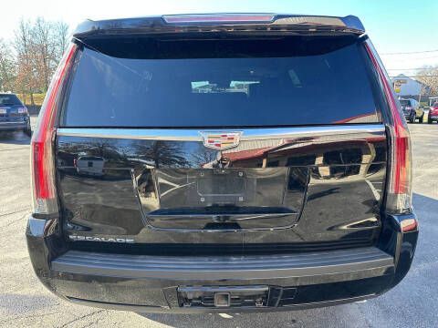 2017 Cadillac Escalade Luxury