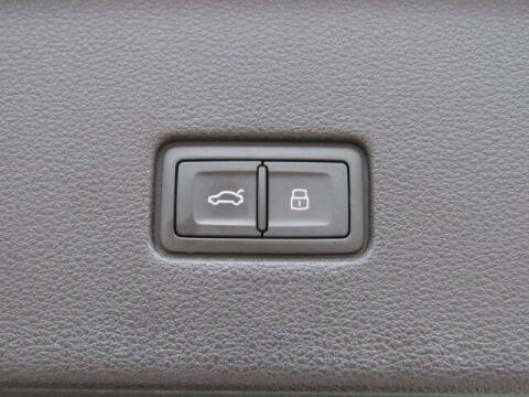 2022 Audi Q8 quattro Premium 55 TFSI