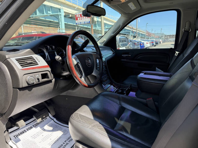 2013 Cadillac Escalade Luxury