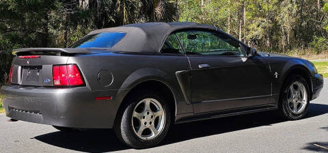 2003 Ford Mustang Deluxe