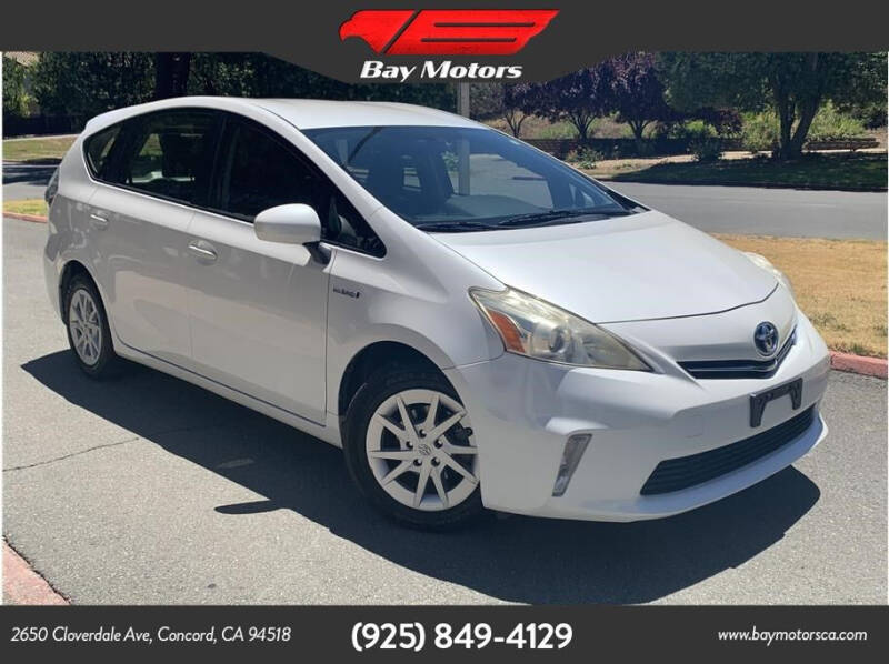 2014 Toyota Prius v Two